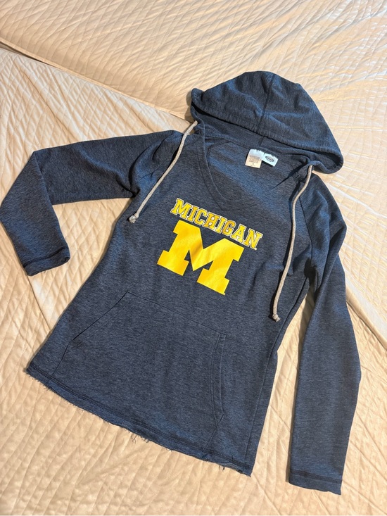 Concepts Sport Sweaters - Michigan Women's Navy Cowl Hoodie with Yellow 'M' Logo